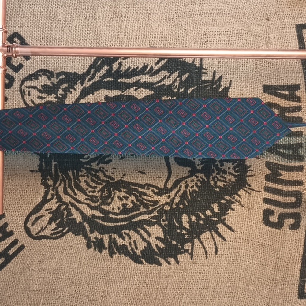 VALENTINO DROP - MEN'S ITALIAN 100% SILK NECKTIE